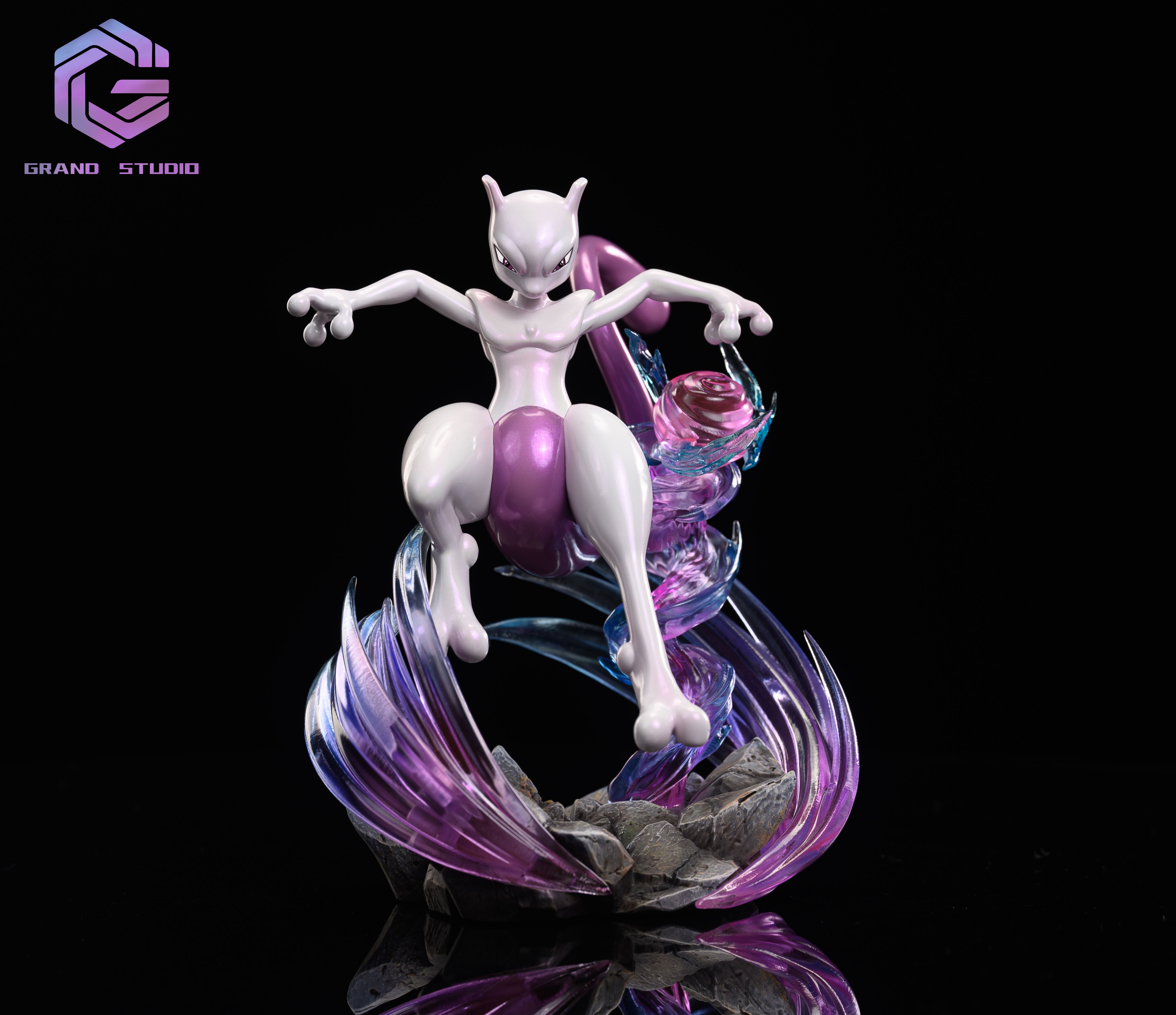 Mewtwo statue 2024